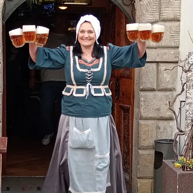 U Pinkasů to dnes žije a slaví se. Je tomu 220 let od narození Jakuba Pinkase a 182 let od založení Restaurace U Pinkasů.
.
.
.
#upinkasu #hoteladria #pilsnerurquell